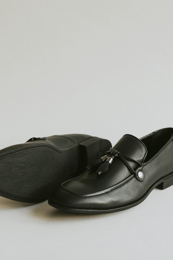Discover stylish comfort: top orthopedic loafers for men